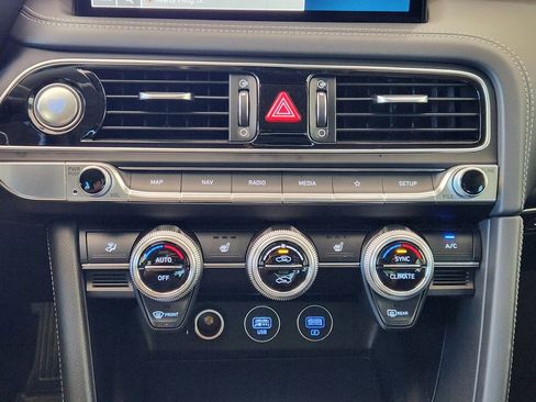 Used 2023 Genesis G70 2.0T RWD image 18