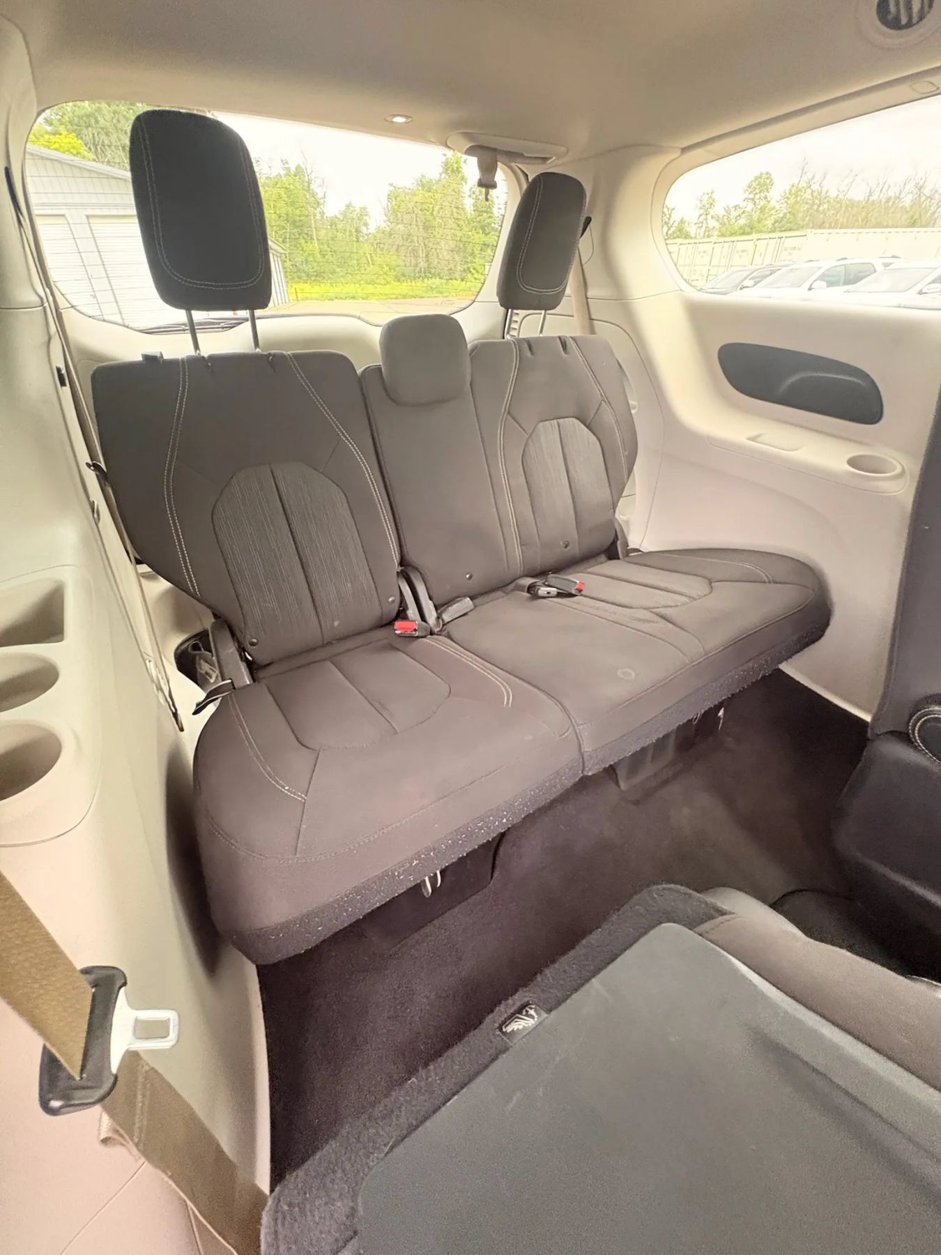 Used 2020 Chrysler Voyager LX w/ Cold Weather Group FWD image 32