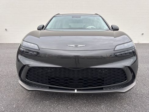 Used 2024 Genesis GV60 RWD image 2