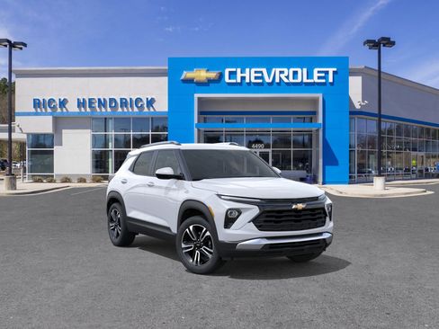 New 2026 Chevrolet TrailBlazer LT w/ LPO, Blackout Package image 2