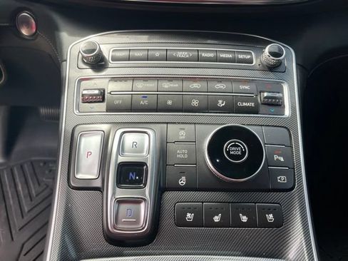 Used 2022 Hyundai Santa Fe Limited FWD image 27