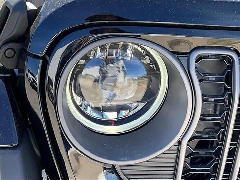 New 2026 Jeep Gladiator Sport AWD/4WD image 13