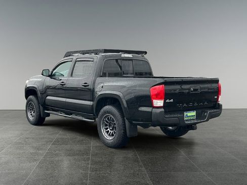 Used 2017 Toyota Tacoma SR5 w/ Tow Package AWD/4WD image 6