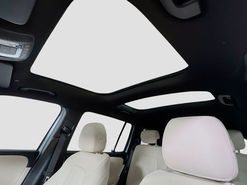 New 2026 Mercedes-Benz GLB 250 4MATIC image 14