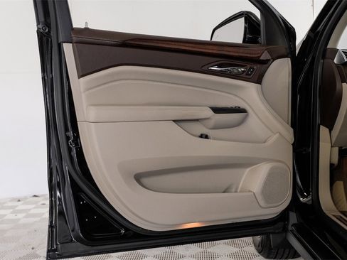 Used 2016 Cadillac SRX Luxury w/ Driver Awareness Package image 40