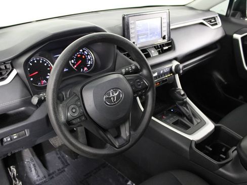 Used 2022 Toyota RAV4 LE FWD image 17
