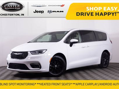 Used 2023 Chrysler Pacifica Touring-L