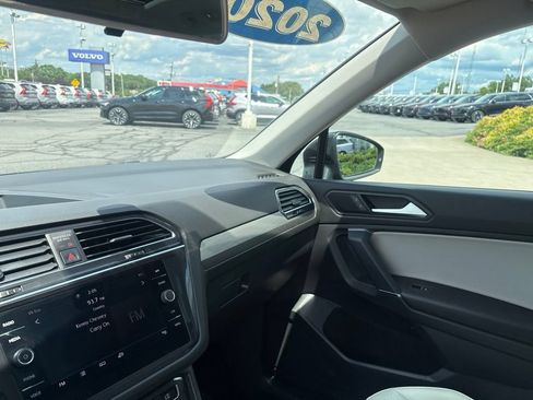 Used 2020 Volkswagen Tiguan SE w/ Panoramic Sunroof Package AWD/4WD image 25