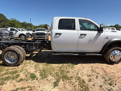 New 2026 RAM 5500 Tradesman w/ Chrome Appearance Group image 7