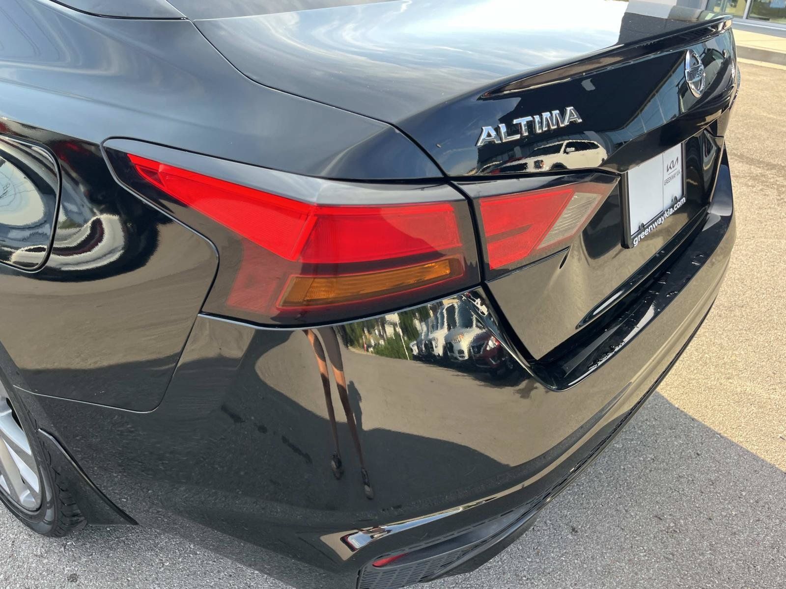 Used 2019 Nissan Altima 2.5 S FWD image 10