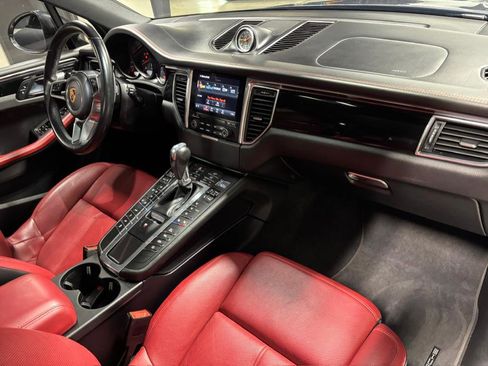 Used 2018 Porsche Macan GTS image 17