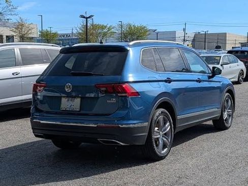 Used 2018 Volkswagen Tiguan SEL Premium AWD/4WD image 4