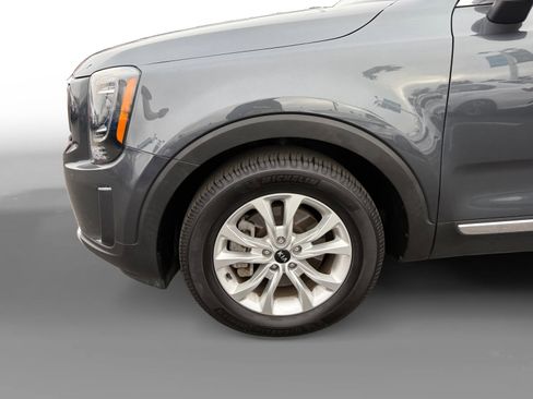 Certified 2020 Kia Telluride LX image 9