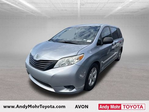 Used 2015 Toyota Sienna L FWD image 3
