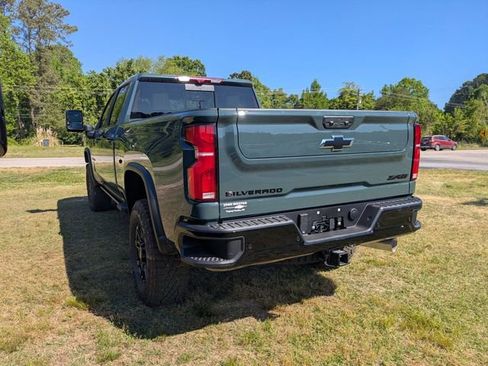 New 2026 Chevrolet Silverado 2500 ZR2 w/ LPO, Dark Essentials Package AWD/4WD image 4