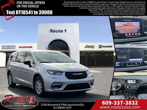 New 2026 Chrysler Pacifica Select image 1