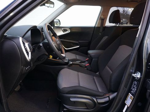 Used 2024 Kia Soul LX w/ Option Group 015 image 10