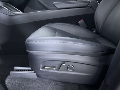 Used 2026 Tesla Model Y AWD image 13