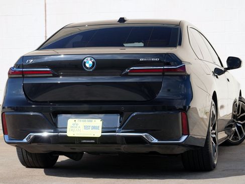 Used 2024 BMW i7 eDrive50 w/ M Sport Package RWD image 5