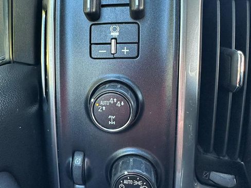 Used 2018 Chevrolet Silverado 1500 LT w/ All Star Edition AWD/4WD image 21