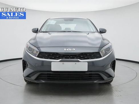 Used 2023 Kia Forte LXS w/ LXS Technology Package FWD image 2