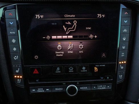 Used 2025 INFINITI QX50 Sport image 23