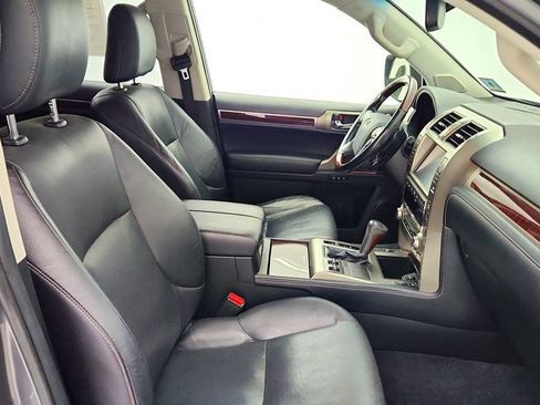 Used 2018 Lexus GX 460 Premium w/ Premium Package AWD/4WD image 26