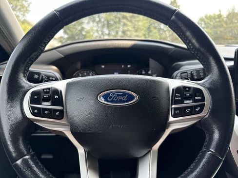 Used 2020 Ford Explorer XLT w/ Equipment Group 202A image 13