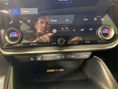 Certified 2023 Lexus RZ 450e Premium w/ Technology Package image 21