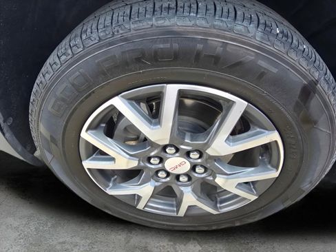 Used 2020 GMC Acadia SLE image 13