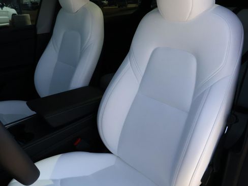 Used 2025 Tesla Model Y Performance image 14