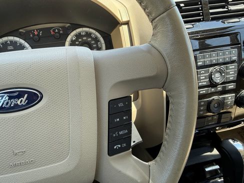 Used 2009 Ford Escape Limited AWD/4WD image 16