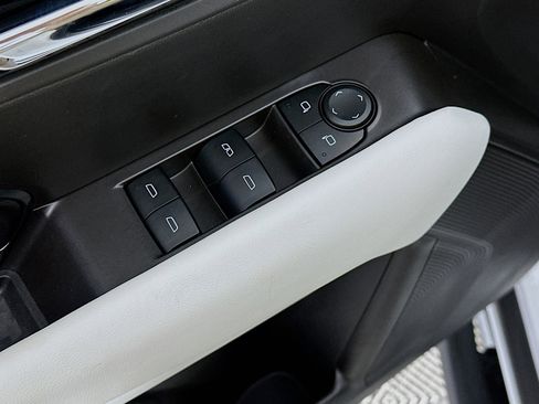 Used 2024 GMC Canyon AT4X image 18