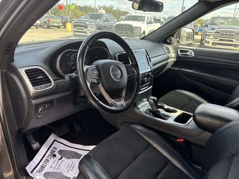 Used 2021 Jeep Grand Cherokee Laredo X image 17