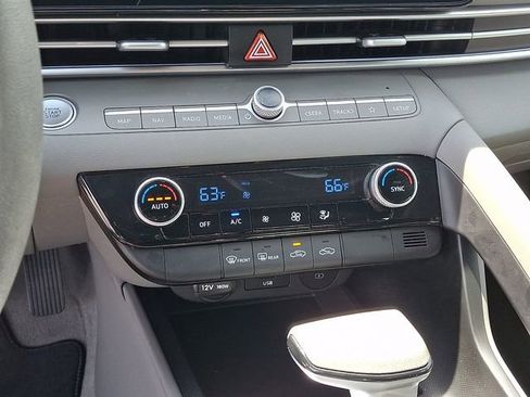 Used 2024 Hyundai Elantra SEL FWD image 12