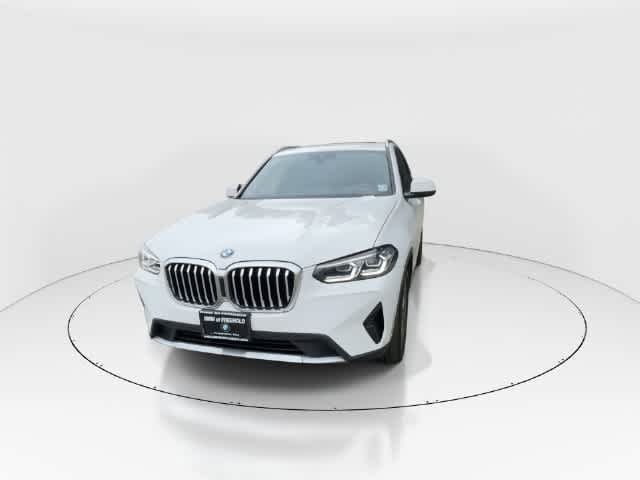 Used 2024 BMW X3 xDrive30i w/ Premium Package w/ZPA AWD/4WD image 3