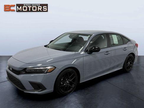 Used 2022 Honda Civic Sport image 1