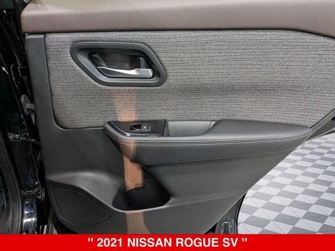 Used 2021 Nissan Rogue SV AWD/4WD image 30