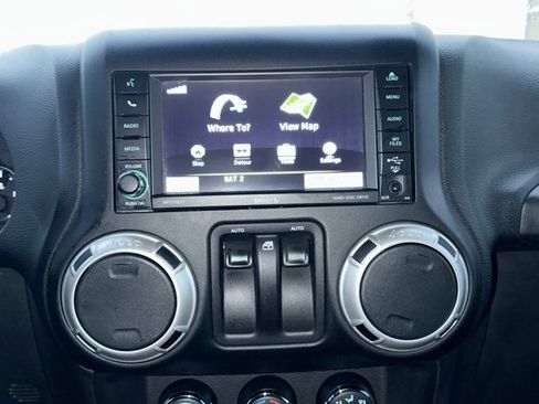 Used 2017 Jeep Wrangler Sahara w/ Dual Top Group image 32