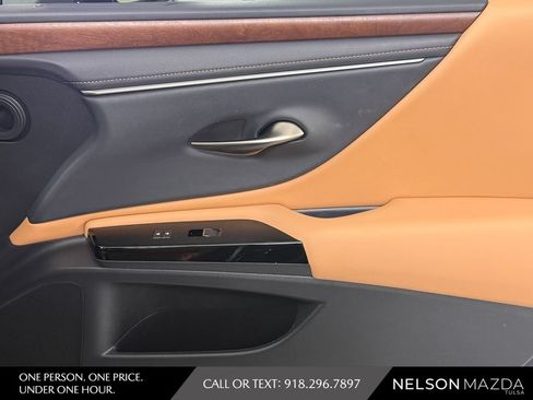 Used 2024 Lexus ES 350 w/ Premium Package FWD image 43