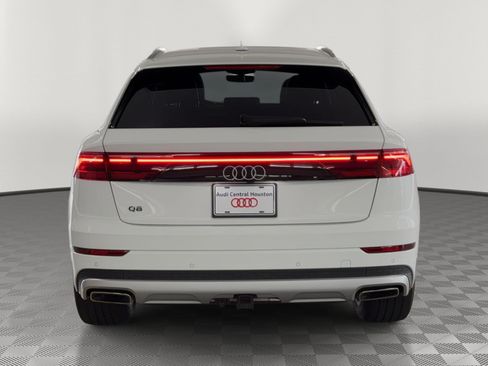 Used 2024 Audi Q8 Prestige w/ Prestige Package AWD/4WD image 10