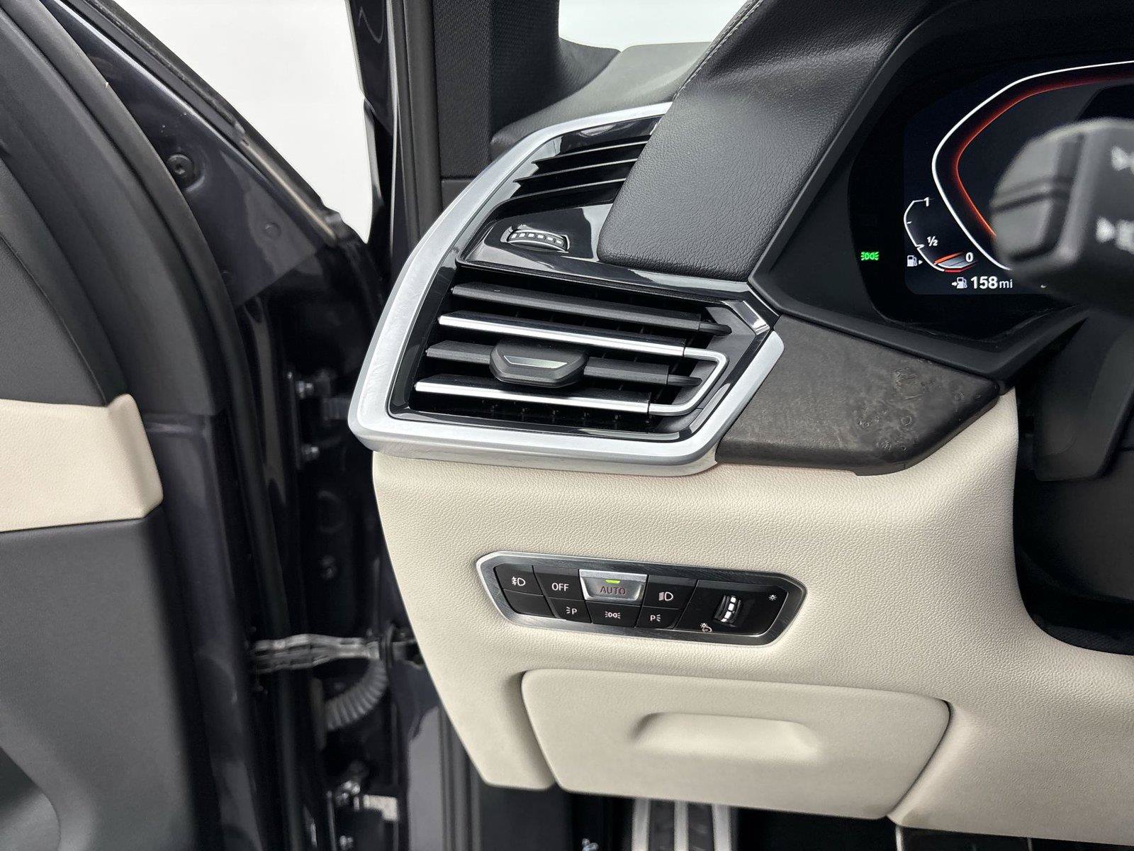 Used 2021 BMW X5 xDrive40i w/ M Sport Package AWD/4WD image 31
