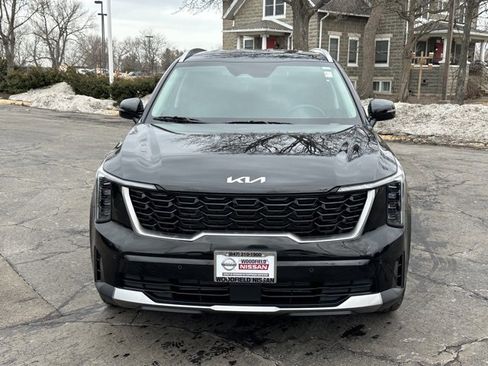 Used 2025 Kia Sorento S image 2