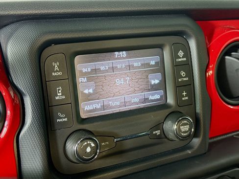 Used 2020 Jeep Gladiator Sport w/ Quick Order Package 24S AWD/4WD image 17
