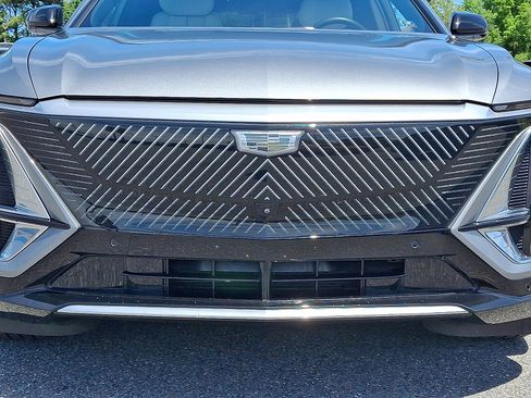 Used 2024 Cadillac Lyriq Luxury AWD/4WD image 9