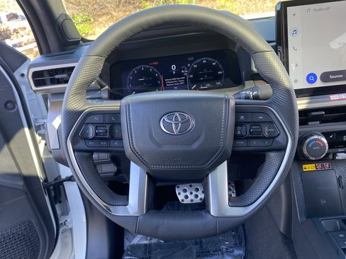 Certified 2025 Toyota Tacoma TRD Sport w/ TRD Sport Upgrade Package image 23