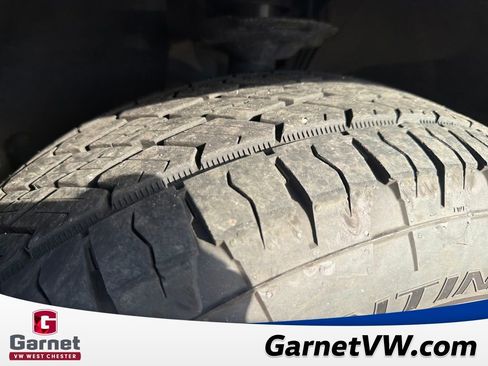 Used 2024 Volkswagen Atlas Peak Edition SE image 28