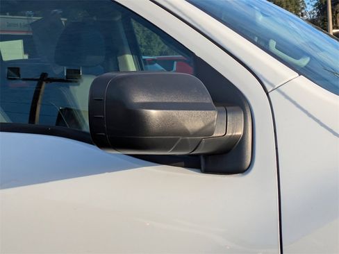 Used 2018 Nissan Titan S image 12