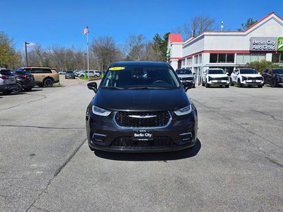 Used 2023 Chrysler Pacifica Touring-L