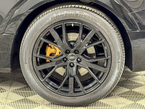 Certified 2023 Audi e-tron Chronos image 26